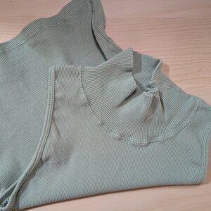 Big Bud Press Sage green Essential Sleeveless Turtleneck, size XS